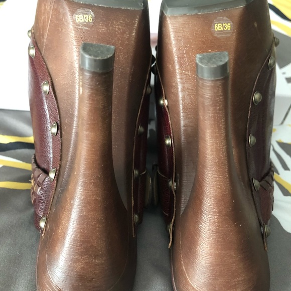 Jessica Simpson Chunky Platforms - Picture 3 of 5